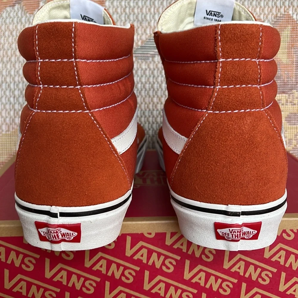 Vans WMNS Sk8-Hi
Color Theory Burnt Ochre
VN0005U9GWP
Sneakers - Picture 14 of 16